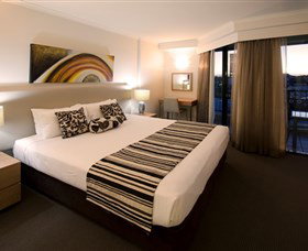 Central Cosmo Apartments - Australia Accommodation 1