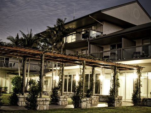 Mercure Clear Mountain Lodge Spa And Vineyard - Australia Accommodation 2
