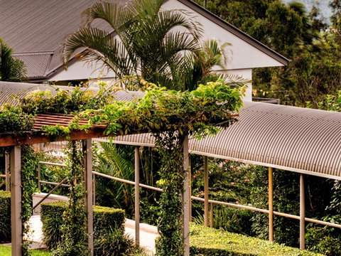 Mercure Clear Mountain Lodge Spa And Vineyard - Australia Accommodation 4
