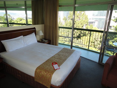 Metro Hotel Tower Mill - Australia Accommodation 0