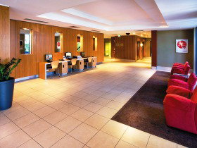 Travelodge Hotel Garden City Brisbane - Australia Accommodation 1
