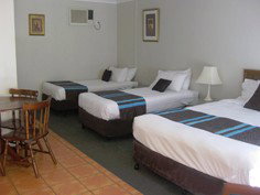 Cleveland Motor Inn - Australia Accommodation 2