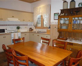 Rossmore Cottage - Australia Accommodation 4