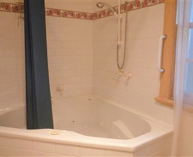 Rossmore Cottage - Australia Accommodation 5
