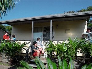 Canton Beach Waterfront Tourist Park - Australia Accommodation 0