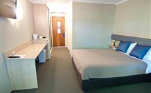 Lakeview Hotel Motel - Oak Flats - Australia Accommodation 0
