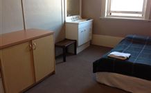 Royal Hotel Yass - Yass - Australia Accommodation 0