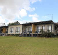 Bumblebrook Farm Motel - Australia Accommodation