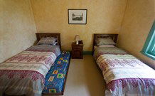 Bromyard Cottage - Australia Accommodation 4