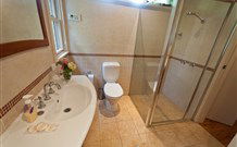 Bromyard Cottage - Australia Accommodation 5