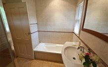 Bromyard Cottage - Australia Accommodation 6