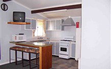 Burrill's Cedar Cottage - Australia Accommodation 4