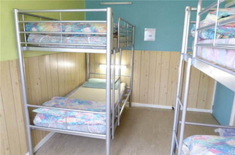 Coles Bay - Esplanade YHA - Australia Accommodation 1