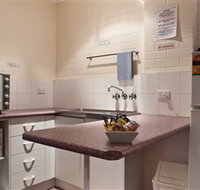 Hi-Way Units Motel - Australia Accommodation
