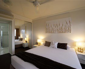 Jack And Newell Cairns Holiday Apartments - Australia Accommodation 2