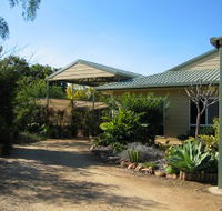 Olas Holiday House - Australia Accommodation