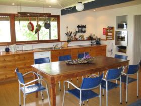 French Cottage And Loft - Australia Accommodation 2