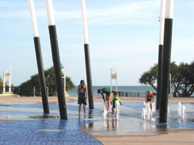 Burgess At Kings Beach Apartments - Australia Accommodation 2