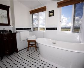 The Grove Cottage - Australia Accommodation 2