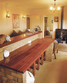 Hillside Bed And Breakfast And Gumnut Cottage - Australia Accommodation 2
