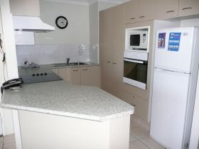 Pelican Cove Apartments - Australia Accommodation 3