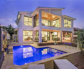 Pasadena Point At Vogue Holiday Homes - Australia Accommodation 0