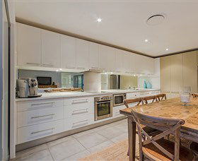 Malibu Shores At Vogue Holiday Homes - Australia Accommodation 2