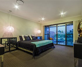 Aqua Palms At Vogue Holiday Homes - Australia Accommodation 3