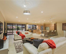 Serenity Shores At Vogue Holiday Homes - Australia Accommodation 2