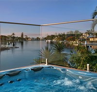 Sanctuary on Water Elite Holiday Home - Australia Accommodation