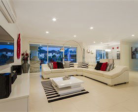 Rio Vista Quay At Vogue Holiday Homes - Australia Accommodation 1