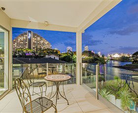 Riviera Waters At Vogue Holiday Homes - Australia Accommodation 2