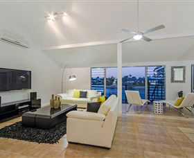 Kurrawa Cove At Vogue Holiday Homes - Australia Accommodation 1