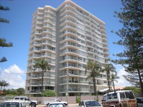 Pacific Regis Holiday Apartments - Australia Accommodation 0