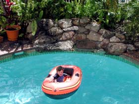 Bayshores Holiday Apartments - Australia Accommodation 3