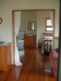 Cave Rock Cottages - Australia Accommodation 2