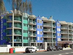 Grand Palais Beachside Resort - Australia Accommodation 8