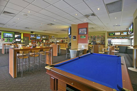 Lakeside Village Tavern - Australia Accommodation 17