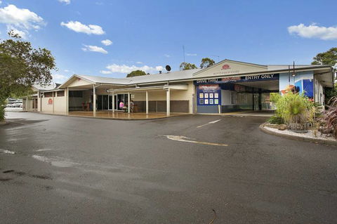 Lakeside Village Tavern - Australia Accommodation 18