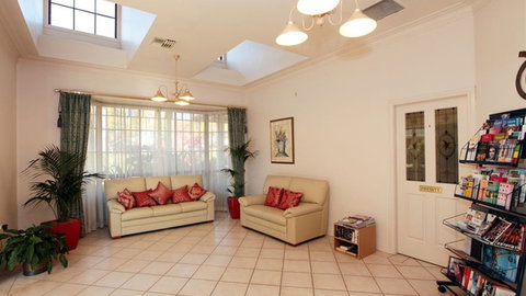 BEST WESTERN Ambassador Motor Inn - Australia Accommodation 1