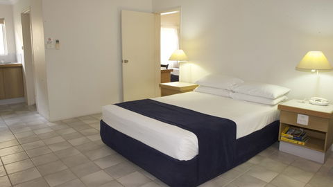 BEST WESTERN Lazy Lizard Motor Inn - Australia Accommodation 0