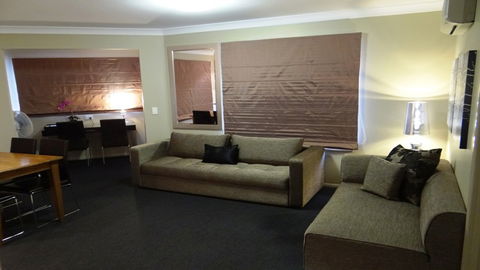 BEST WESTERN PLUS Ambassador On Ruthven Motor Inn - Australia Accommodation 0