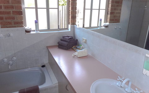 BEST WESTERN Colonial Motor Inn - Australia Accommodation 7