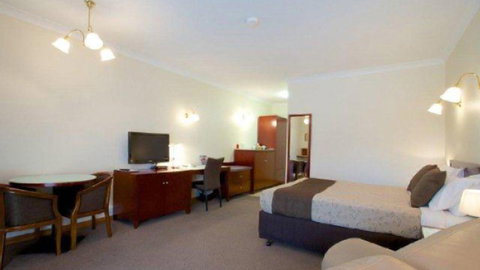 BEST WESTERN Golden Grain Motor Inn - Australia Accommodation 1