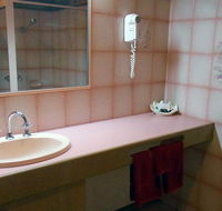 BEST WESTERN Pines Country Club Motor Inn - Australia Accommodation