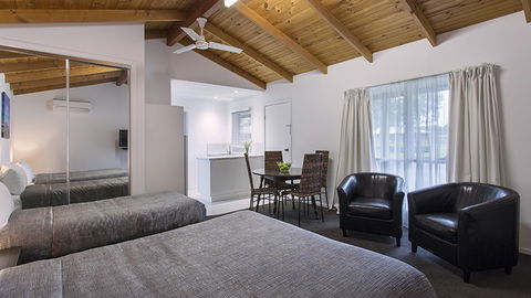 BEST WESTERN Colonial Village Motel - Australia Accommodation 2