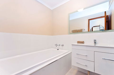 BEST WESTERN Tudor Motor Inn - Australia Accommodation 6