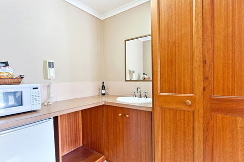 BEST WESTERN Tudor Motor Inn - Australia Accommodation 8