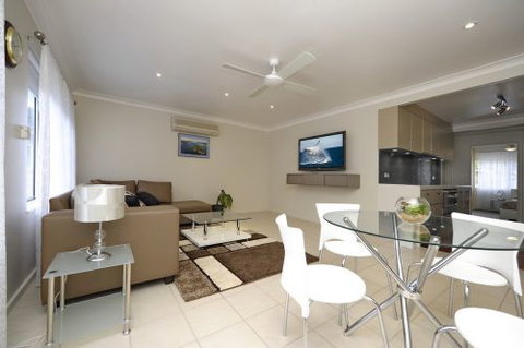 Shoal Bay Inn - Australia Accommodation 1