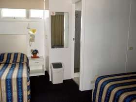Tally Ho Motor Inn - Australia Accommodation 6
